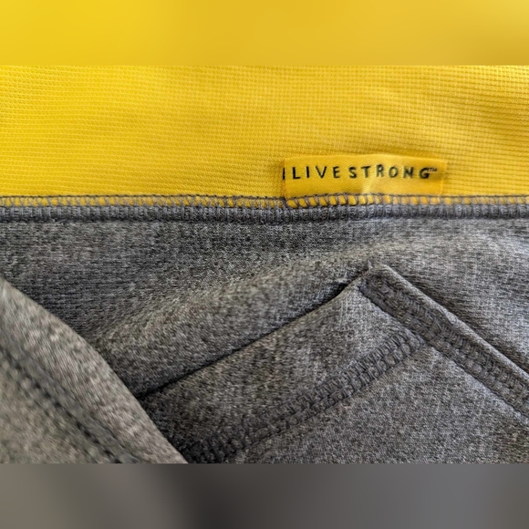 Nike Livestrong Thermal-Fit Hooded Sweater Bundle M/L - Picture 7 of 7